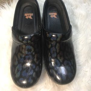 DANSKO XP iridescent leopard print  SZ 37