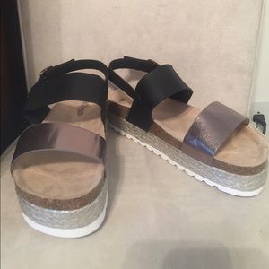 Flatform sandals