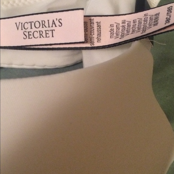 Two Victoria's Secret Demi Bras - Picture 5 of 8