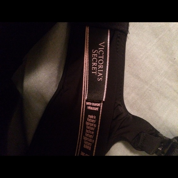 Two Victoria's Secret Demi Bras - Picture 8 of 8