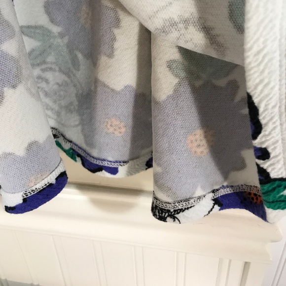 Womens White Floral Flare Dress Textured. B67 - Picture 6 of 8