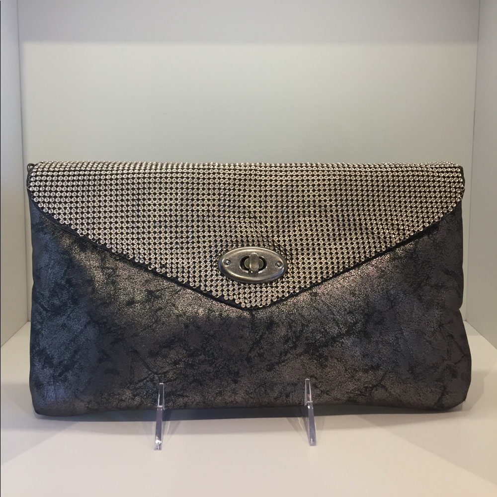 Expressions NYC Clutch ( EUC )