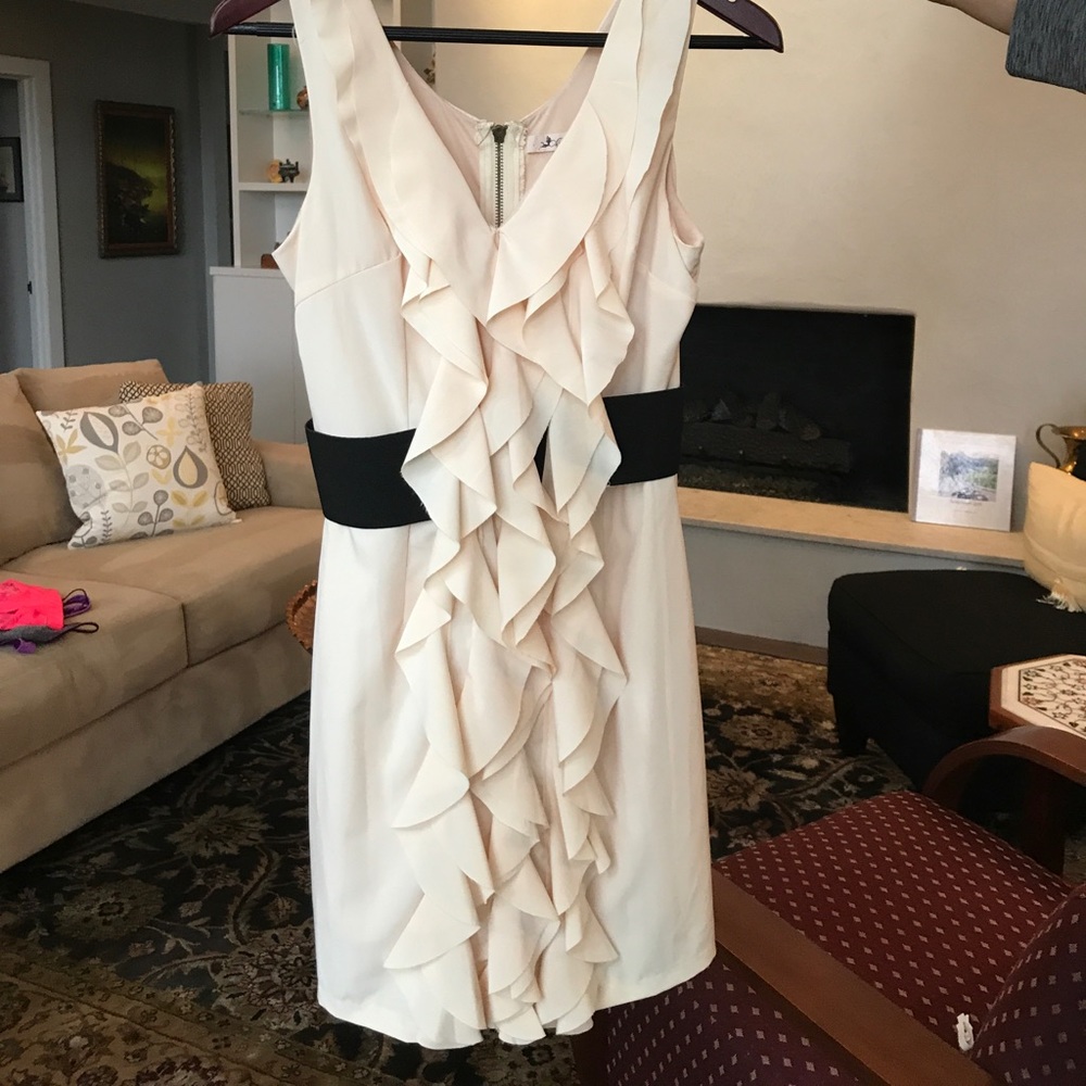 Super cute flowy black and cream dress.