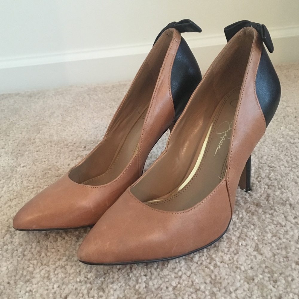 Nude & black JS pumps