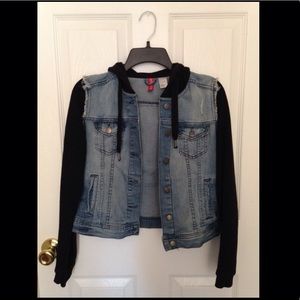 Hooded denim jacket