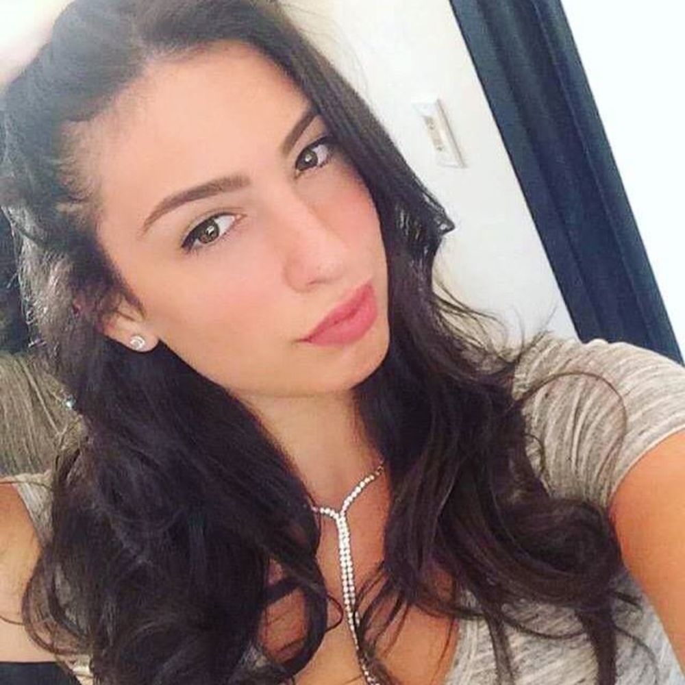Meet your Posher, Adriana