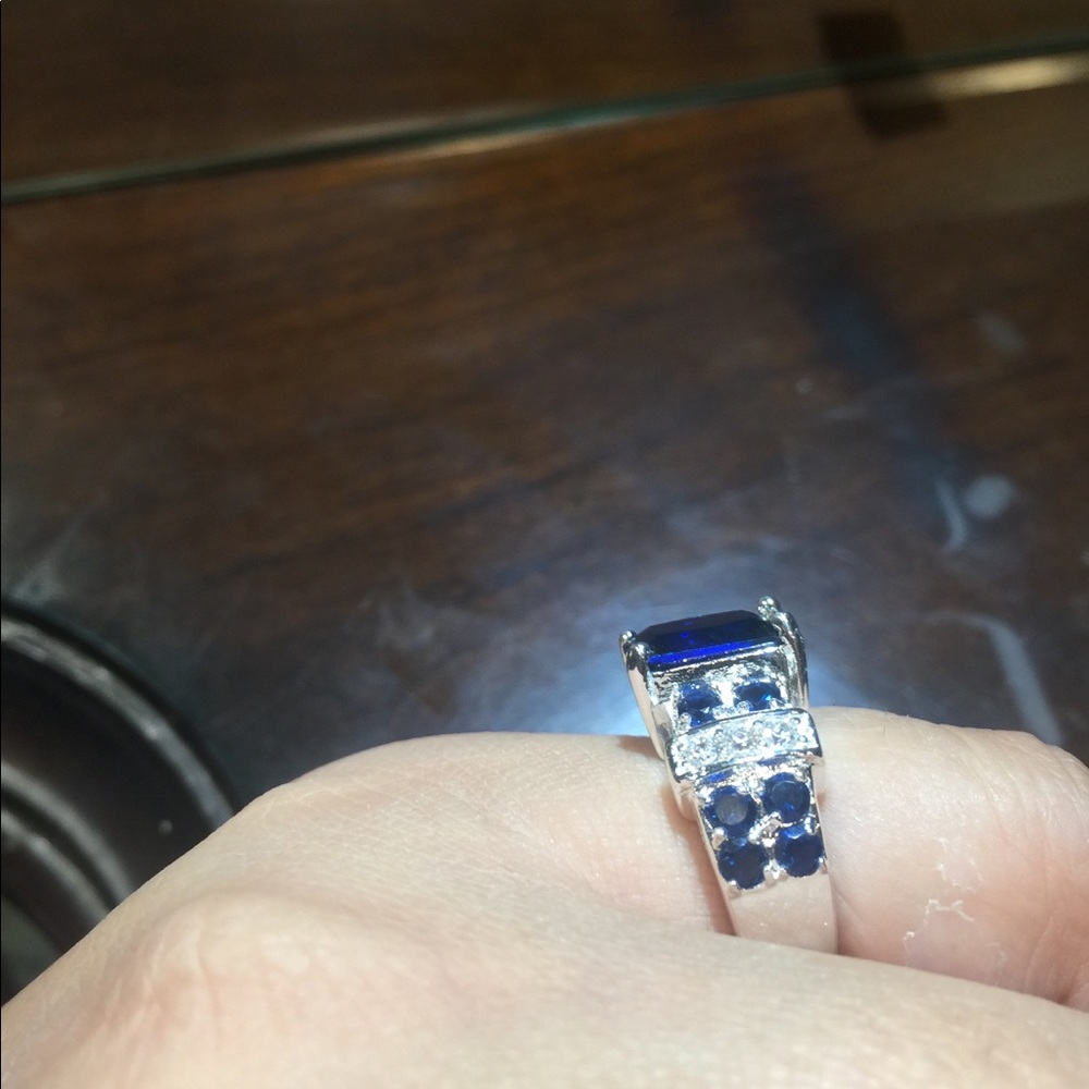 Sapphire dinner ring - Picture 4 of 5