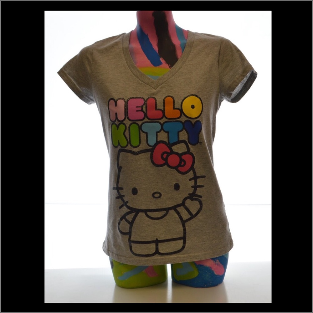 V neck women's printed tee