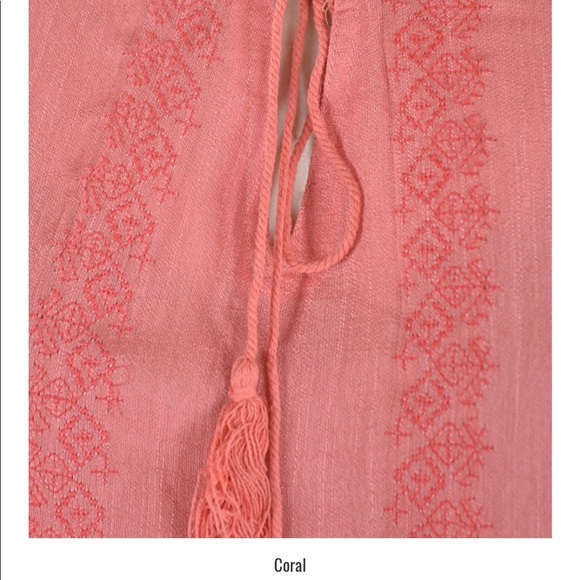 Plus Textured Top - Picture 2 of 4