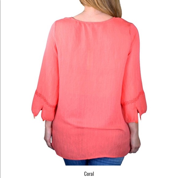 Plus Textured Top - Picture 3 of 4