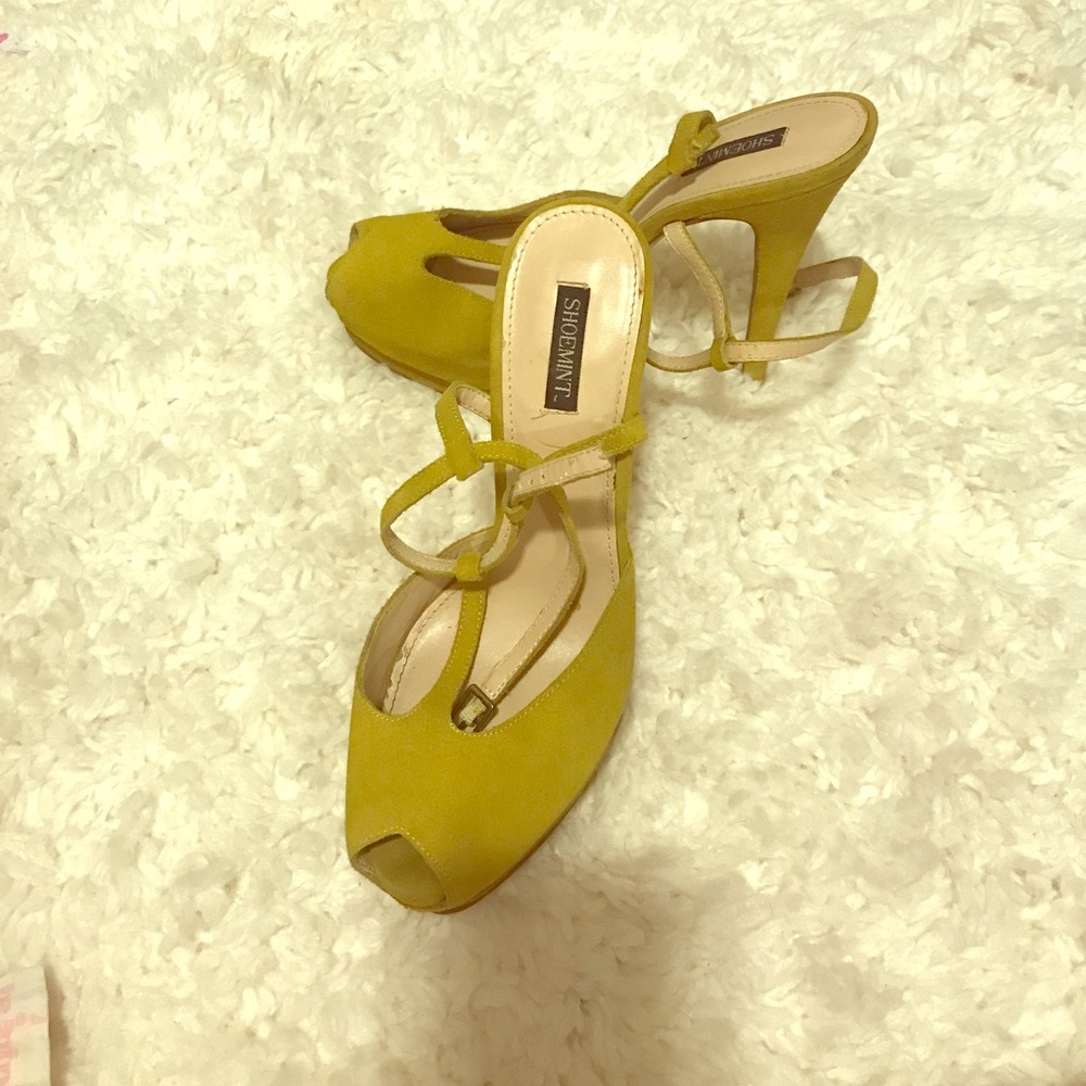 High Heel Pumps with peep toe