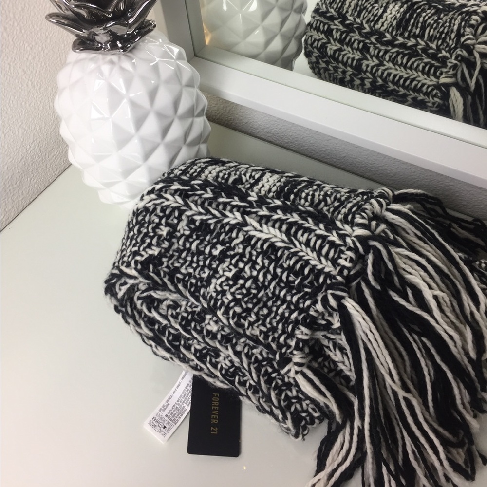 New Knitted Forever 21 Scarf Long ✨