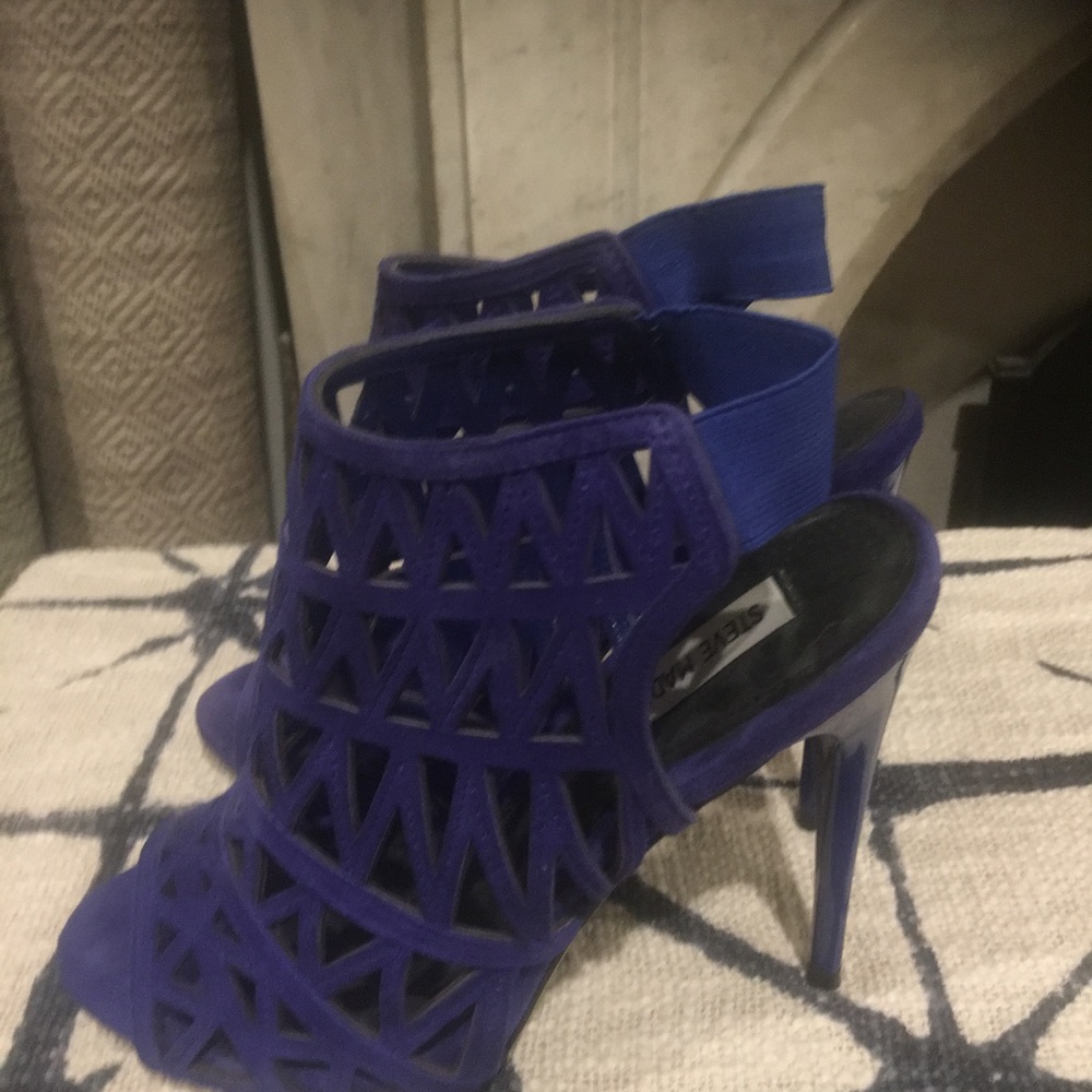 Size 9 Steve Madden Cut-Out Blue Slingbacks