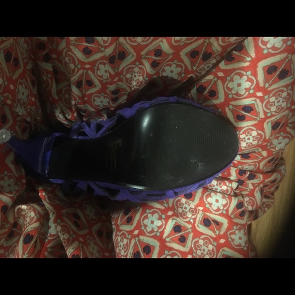 Size 9 Steve Madden Cut-Out Blue Slingbacks - Picture 3 of 5