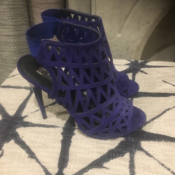 Size 9 Steve Madden Cut-Out Blue Slingbacks - Picture 2 of 5