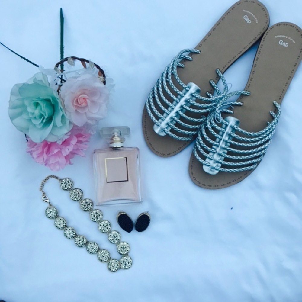 Gap Silver Sandals NWOT