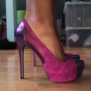 Guess; Magenta Hells- size 8