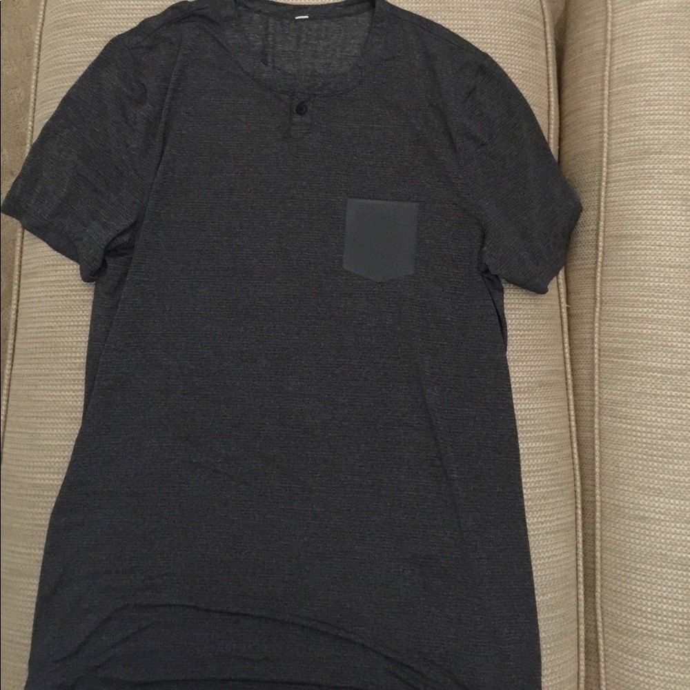 Lululemon Athletica tee shirt