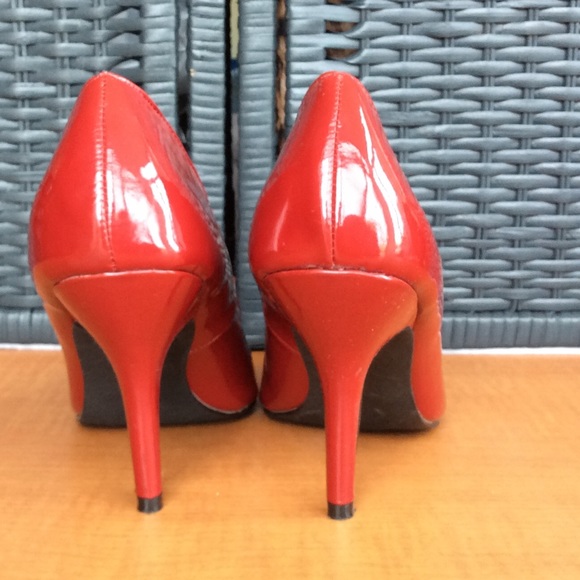 Red Kelly and Katie Heels - Picture 4 of 6