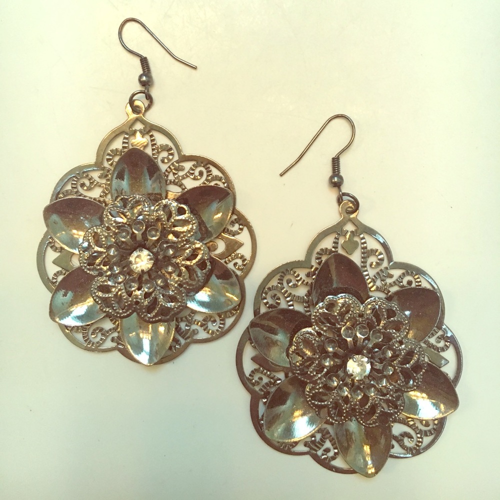 3-D Flower Drop Earrings from Spain 🇪🇸