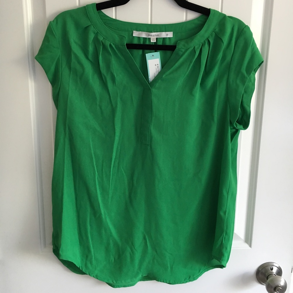 Brand New Stitchfix Fun 2 Fun Beautiful Green Top