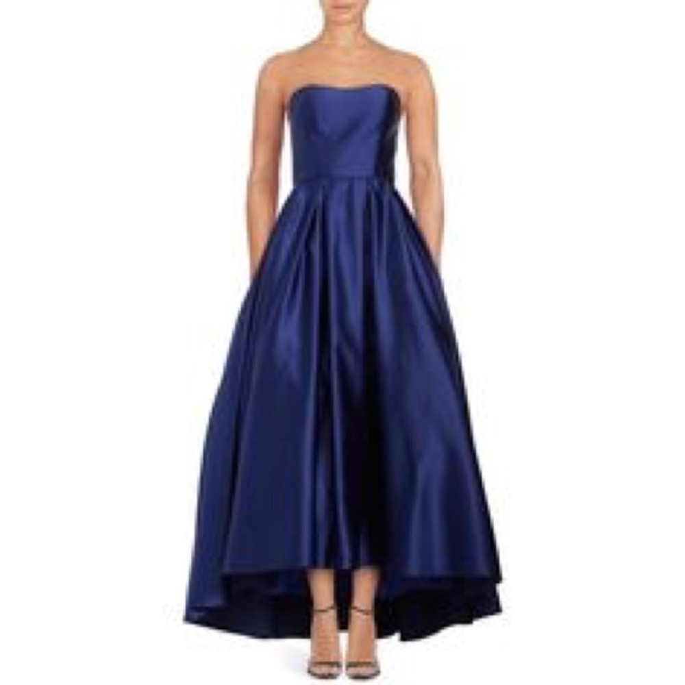 Stunning blue strapless dress Betsy & Adams