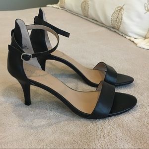 Kelly & Katie Nadia black heels.