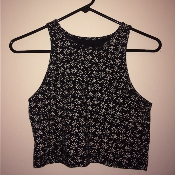 black and cremè crop top - Picture 1 of 3