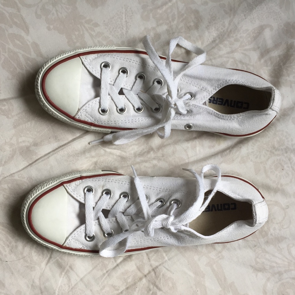 Used women's 7.5 white converse