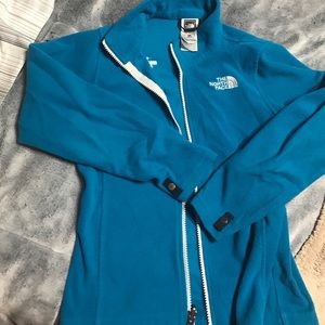 The north face girls jacket (sweater) size 10-12
