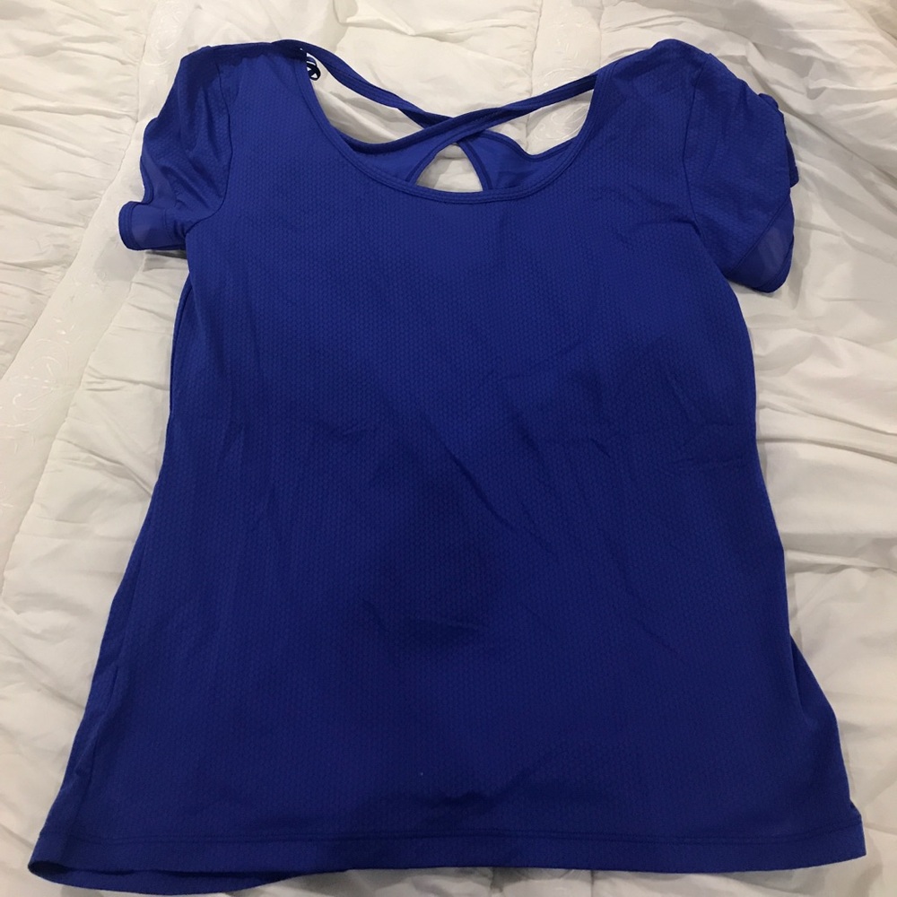 Lorna Jane athletic shirt