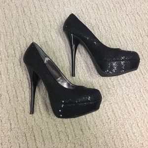 Black sequence Steve Madden platforms