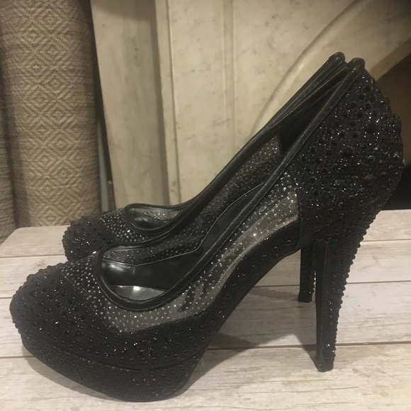 Black pumps - Picture 2 of 4