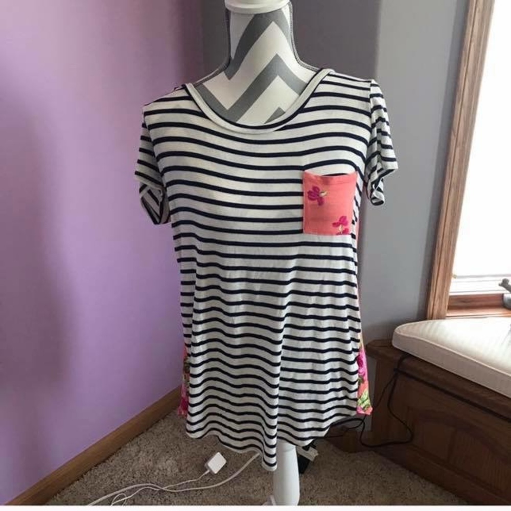 🛑SOLD 🛑Boutique Tee