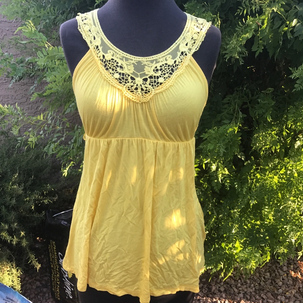 Flattering Sunflower Yellow  Blouse ☀️