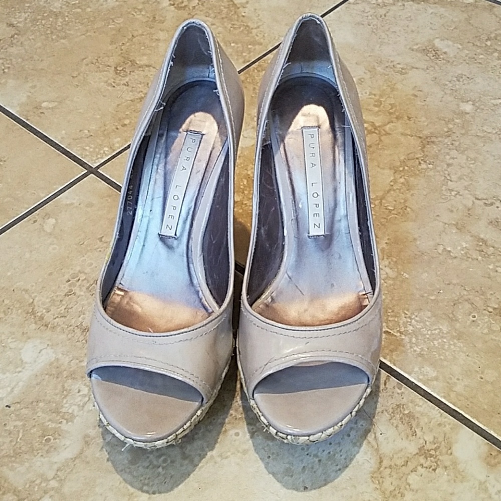 Pura Lopez patent leather wedge