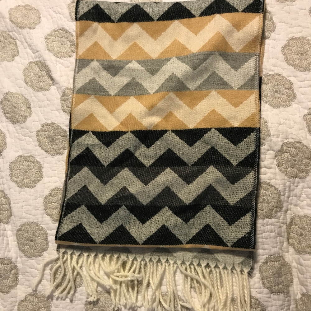 Chevron fringe scarf