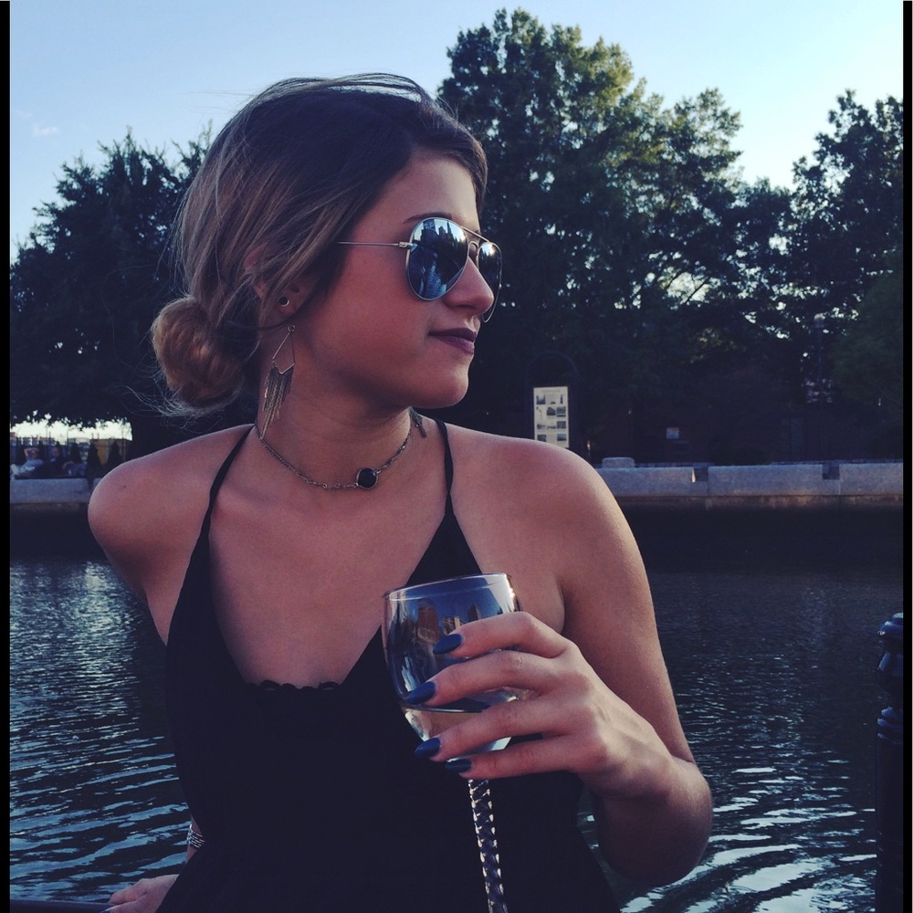 Meet your posher, Devon