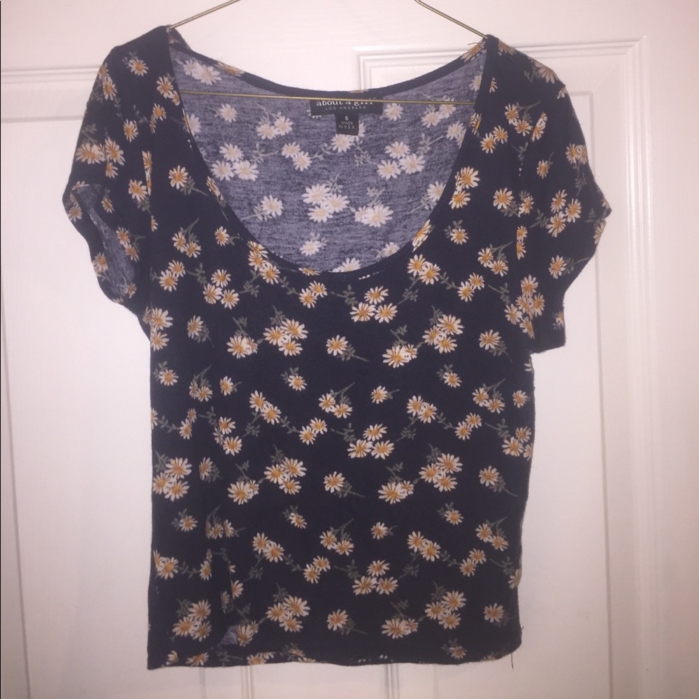 ⭐️ Blue Daisy Crop Top • From Garage • Size: Small