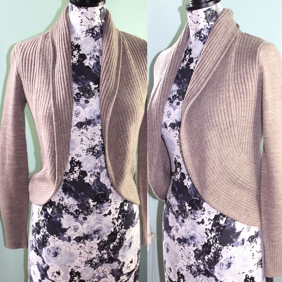 H&M Sweaters - H&M Beige/Gray Sweater