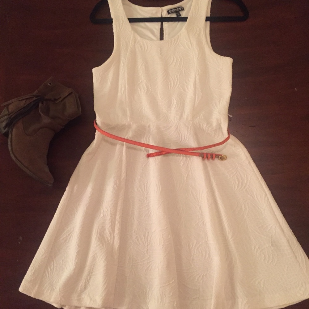 White Express dress cotton embroidered Small