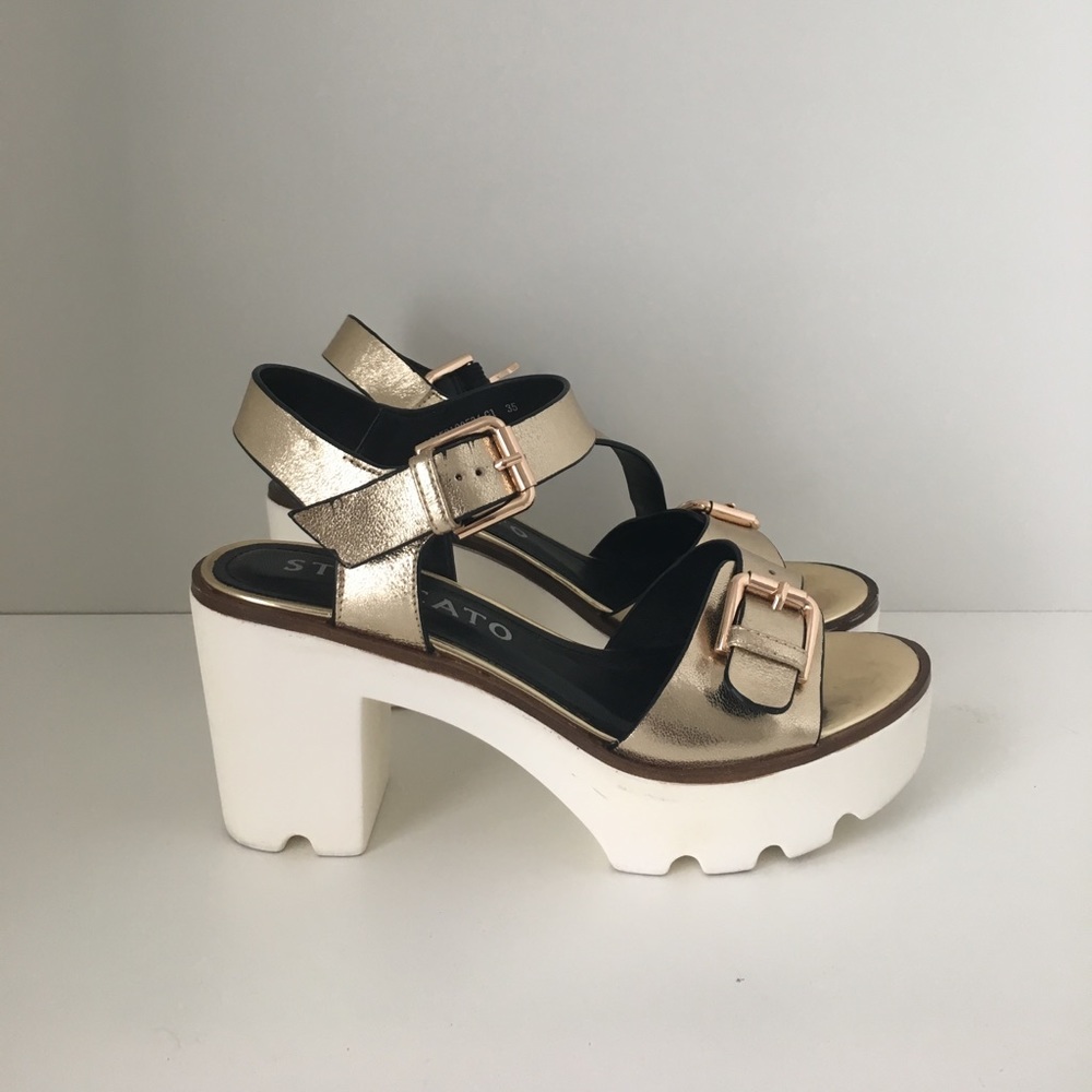 Staccato Sunshine gold sandals