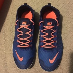 Nike Tennis Shoes