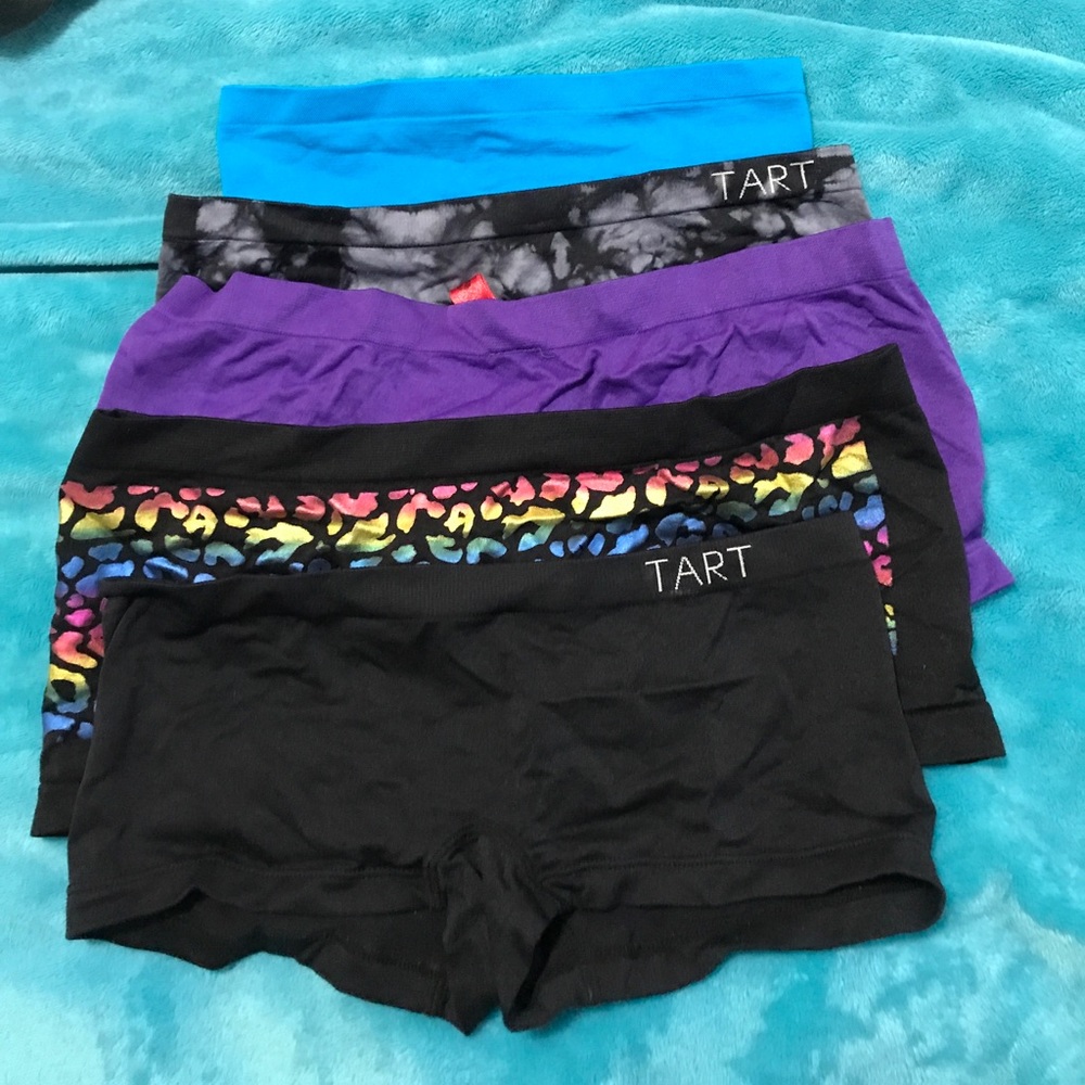 Bundle of 5 boy short underwear💕