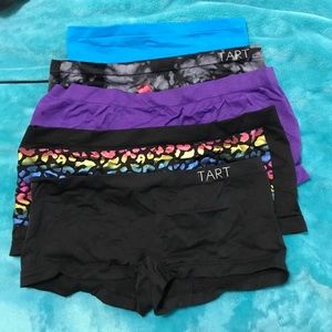 Bundle of 5 boy short underwear💕