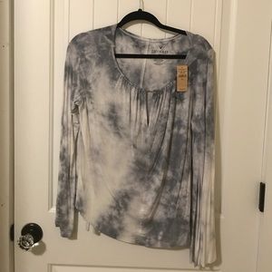 Soft and sexy key hole top