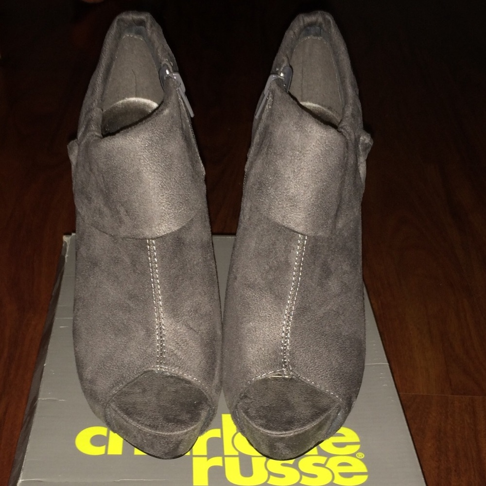 ✨Peep Toe Booties✨