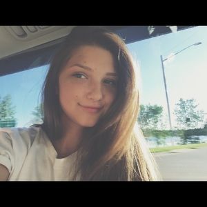 Meet your Posher, Julieta