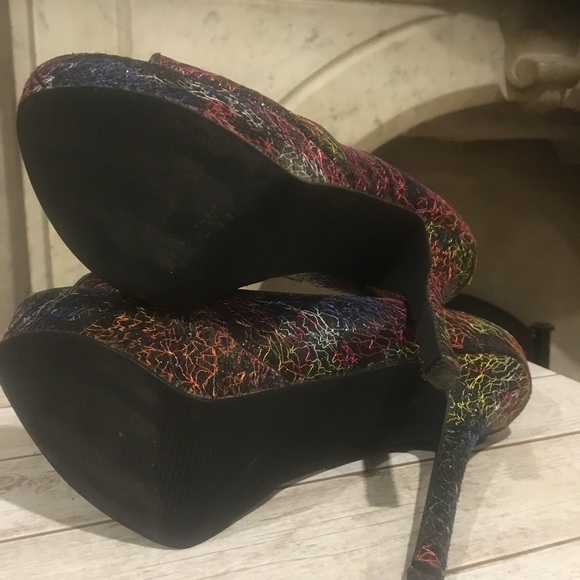 Carlos Santana Shoes - Carlos Santana multi-colored platform shoe size 9