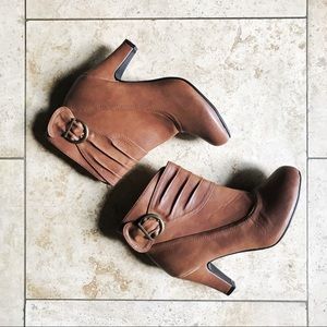 NWOB J.Lo Jennifer Lopez Brown Ankle Boot Booties